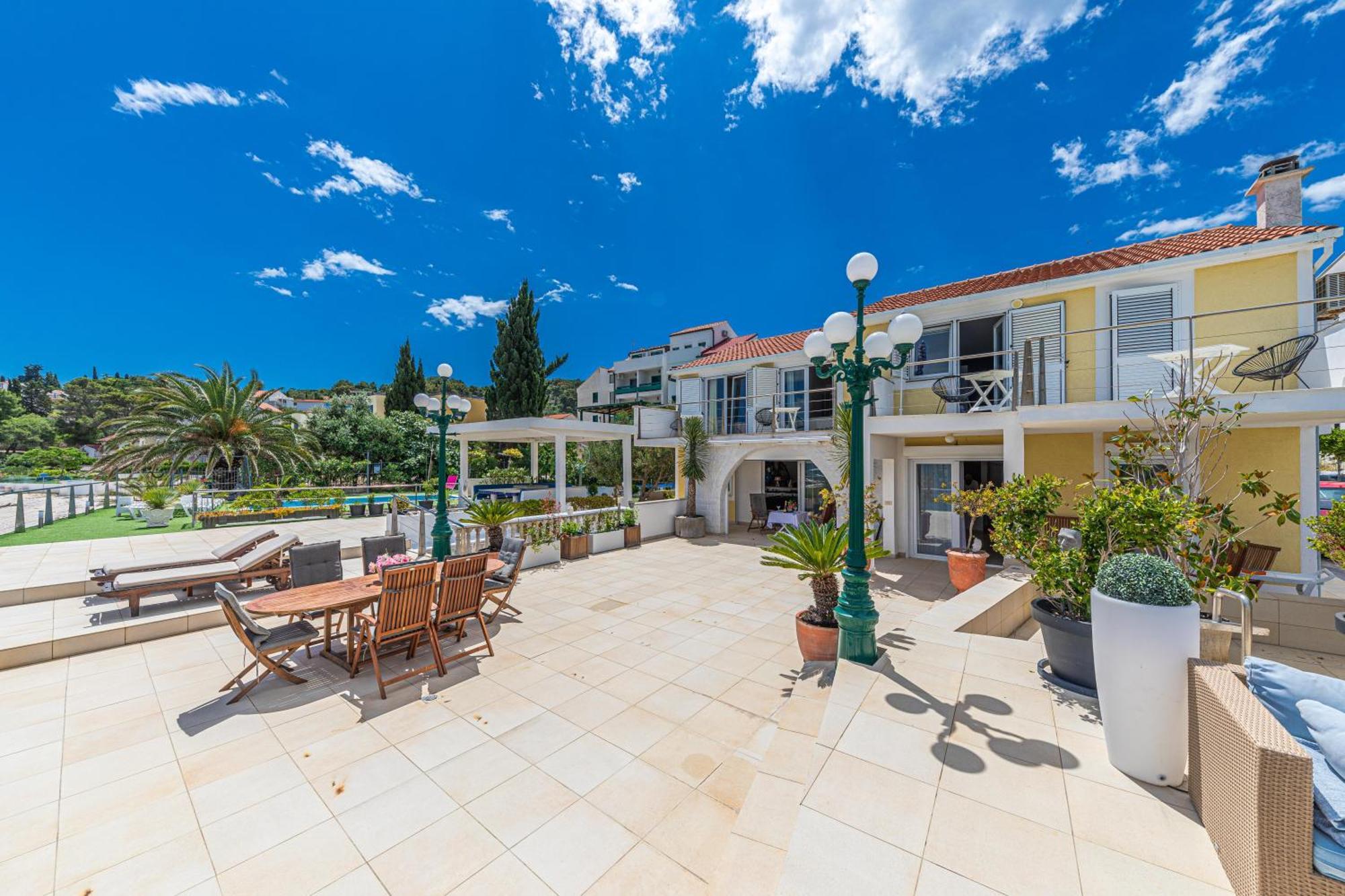 Villa Unique Sur La Plage Pour Des Vacances Inoubliables En Famille Ou Entre Amis Pour 10 Personnes Slatine Exterior foto